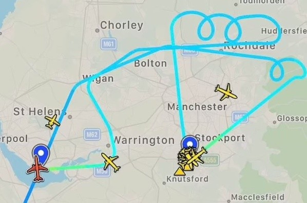 El avión tuvo que dar tres vueltas en círculo en Manchester (daily mail)