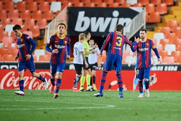 Gerard Piqué habría hablado para no renovar a Lionel Messi. (Foto: Getty Images)