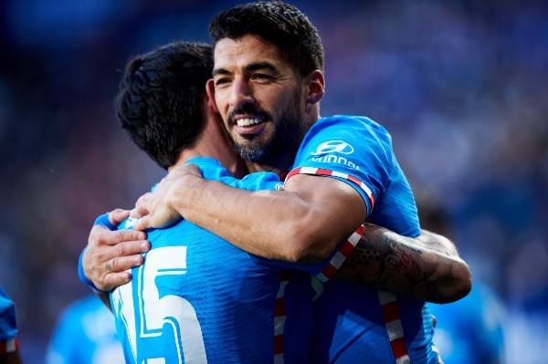 Luis Suárez anotó un tremendo gol para los colchoneros. (Foto: Getty Images)