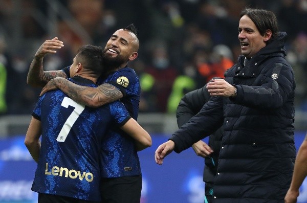 Alexis espera volver a abrazarse con Vidal en el Inter (Getty)