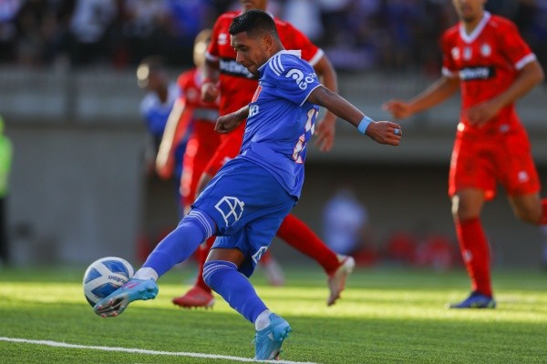 Cristian Palacios lleva 3 goles en dos partidos con la camiseta azul y será titular ante Ñublense para buscar seguir aumentando su registro goleador. (Foto: Agencia Uno)