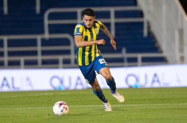 Emmanuel Ojeda de Rosario Central fue uno de los que estuvo más cerca de llegar a Universidad de Chile, pero una serie de trabas de la directiva del elenco trasandino terminaron anulando las negociaciones. (Foto: @emmaojeda25)