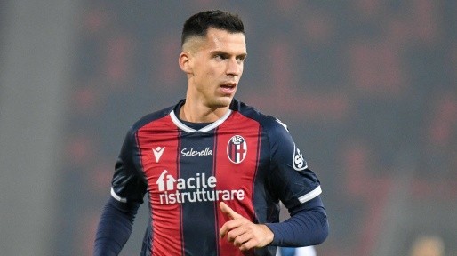 Paz dejó Crotone para arribar al tetracampeón del fútbol chileno.