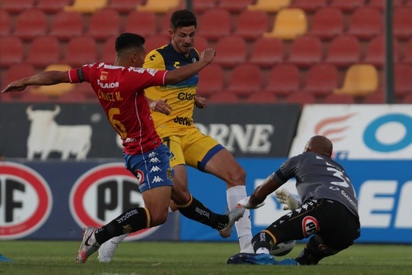 Di Yorio le anotó un gol a Unión Española en Santa Laura (Agencia Uno)