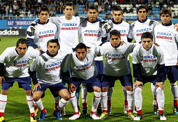 La selección chilena dio su apoyo a los 33 mineros de San José. (Foto: ANFP)