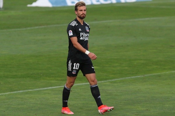 Christian Santos llegó a Colo Colo desde el VfL Osnabrück de la tercera división de Alemania, y en el Cacique no ha tenido un buen desempeño. (Foto: Agencia Uno)