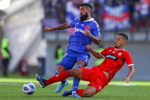 Ronnie Fernández fue visto por Lasarte el lunes ante O’Higgins en Santa Laura.