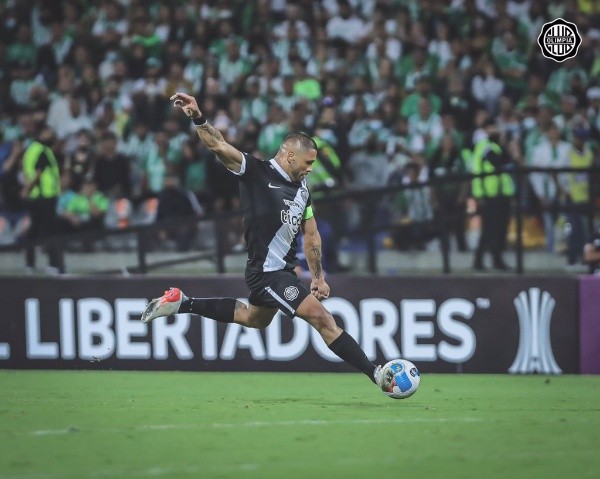 Olimpia aprovechó la ventaja 3-1 conseguida en Paraguay