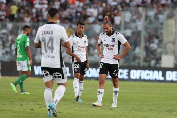 Colo Colo no ha funcionado como el año pasado dentro de la cancha y necesita encontrar pronto respuestas para recuperar su nivel de juego. (Foto: Agencia Uno)
