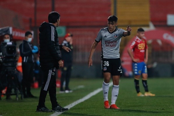 Gustavo Quinteros y el Pibe Solari fueron los principales rostros del Colo Colo que luchó por el título en 2021, y este 2022 no han tenido un buen inicio de torneo. (Foto: Agencia Uno)