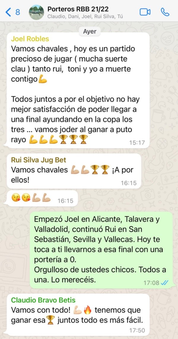La conversación en WhatsApp de Claudio Bravo y los arqueros del Real Betis.
