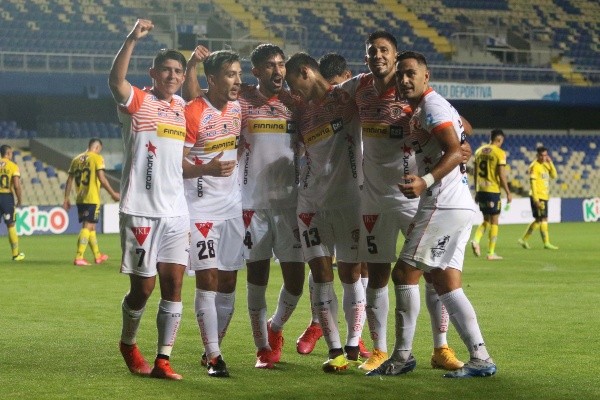 Cobreloa es uno de los aspirantes a alcanzar al puntero Magallanes.