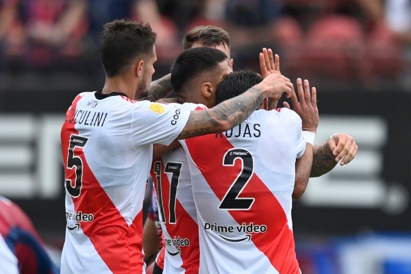 Díaz celebra pidiendo perdón a la gente de San Lorenzo. (Foto: River Plate)