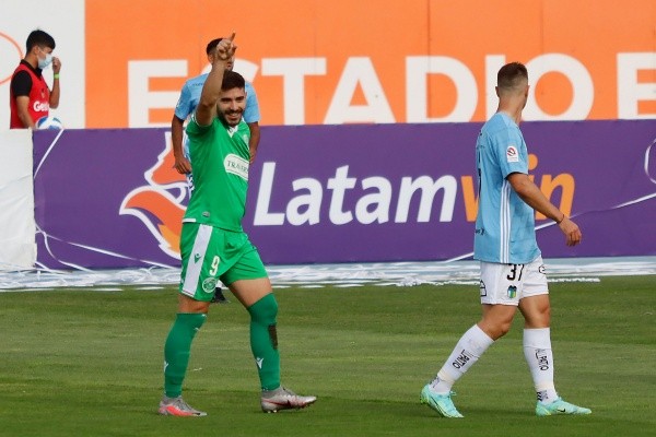 Lautaro Palacios anotó un doblete, pero no le alcanzó para ayudar a Audax. O’Higgins despertó y se llevó un empate. Foto: Agencia Uno