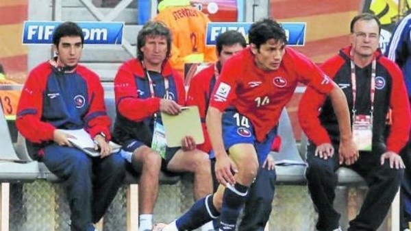 Meneghini junto a Bielsa en el Mundial 2010