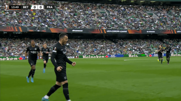 Filip Kostic marcó un golazo en el comienzo del partido. (Foto: Captura Espn)