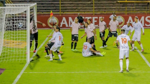 Cindy Nahuelcoy en el primer gol de Ayacucho. (Getty)