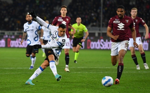 TURIN, ITALY - MARCH 13: Alexis Sanchez of FC Internazionale scores goal during the Serie A match between Torino FC and FC Internazionale at Stadio Olimpico di Torino on March 13, 2022 in Turin, Italy. (Photo by Chris Ricco/Getty Images)-Not Released (NR)