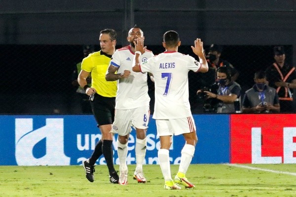 Arturo Vidal y Alexis Sánchez aprovechan el desprecio de Simone Inzaghi para enfocarse en Chile y las eliminatorias. Foto: Getty Images