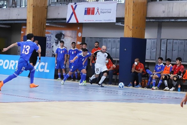 Los albos igualaron en el segundo tiempo el marcador, pero en los últimos segundos la U se quedó con el triunfo. Foto: CSD Colo Colo