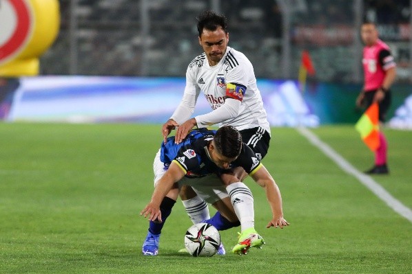 Suazo puede ser baja en Colo Colo ante La Calera si juega 48 horas antes por la Roja (Agencia Uno)