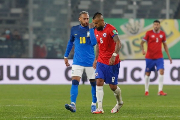 Chile vuelve a enfrentarse contra Brasil este viernes: la llegada de la Roja a Río de Janeiro.