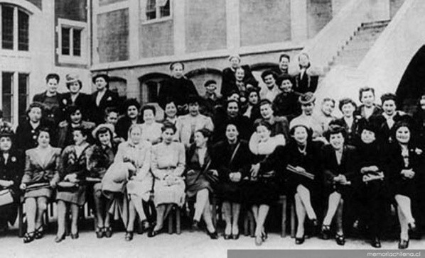 Delegadas del Congreso de la Federación Chilena de Instituciones Femeninas (FECHIF), en la Universidad Federico Santa María, Valparaíso, 17 de septiembre de 1947 | Foto: Memoria Chilena