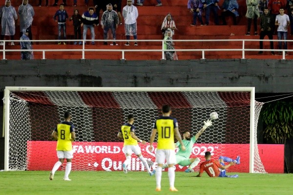 Hernán Galíndez y sale al cruce tras la clasificación de Ecuador al Mundial pese a caer contra Paraguay.