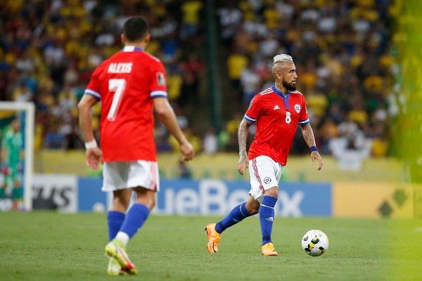 Arturo Vidal terminó con molestias el choque ante Brasil y es duda para enfrentar a Uruguay. Será evaluado en Santiago para saber si llega o no. Foto: Comunicaciones ANFP