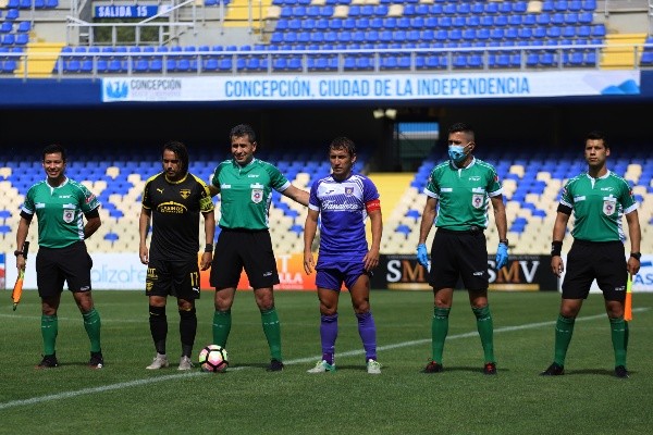 El 30 de enero de 2021 se enfrentaron Fernández Vial y Deportes Concepción por la Segunda División del fútbol chileno. (Foto: Agencia Uno)