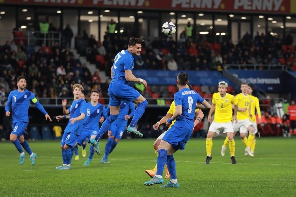 Grecia se impuso por 1-0 a Rumania en un partido amistoso y Gustavo Poyet celebró su primera victoria al mando de la selección helénica. (Foto: Getty)