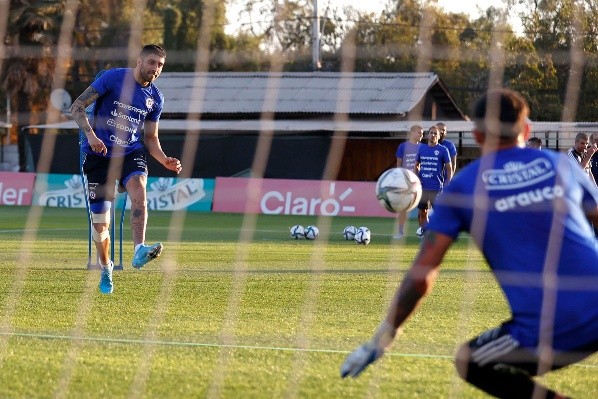 Guillermo Maripán trabaja para estar en su mejor rendimiento tras arribar con problemas físicos desde Mónaco. Foto: ANFP.