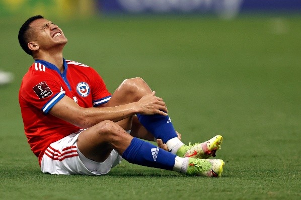 Ante el duro panorama que enfrenta en al actualidad, Alexis Sánchez se lanzó contra los medios chilenos. Eso sí, se olvidó que es en Europa donde semana a semana le pegan con todo. Foto: Getty Images