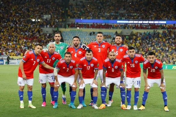 La formación de la selección chilena en el último partido en Brasil.