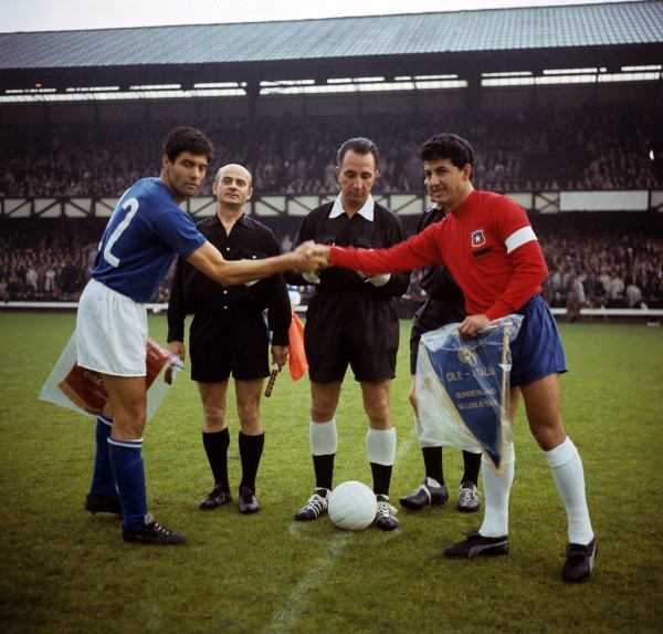 Leonel Sánchez y la Roja frente a Italia en el Mundial 1966. (Foto: Getty Images)