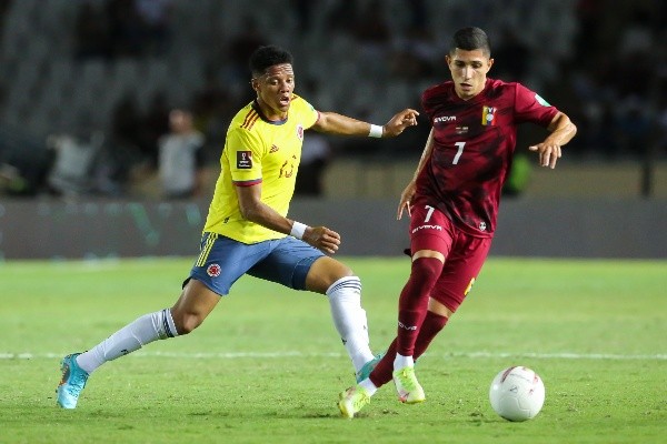 Colombia le ganó a Venezuela pero no fue suficiente para lograr la hazaña y están fuera del Mundial de Qatar 2022, igual que Chile. (Foto: Getty)