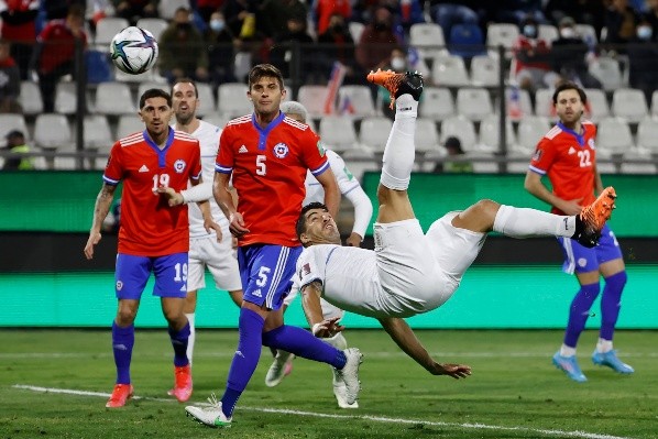 El golazo de chilena de Luis Suárez en el adiós de la Roja camino a Qatar 2022.