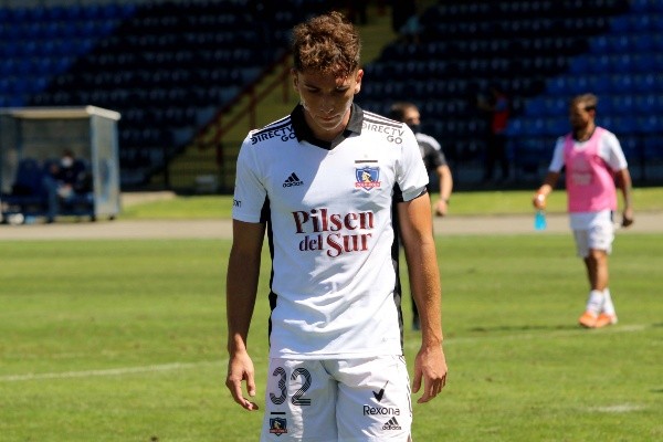 Luciano Arriagada debe decidir entre seguir en Colo Colo o buscar un nuevo desafío en Deportes Puerto Montt. Foto: Agencia Uno