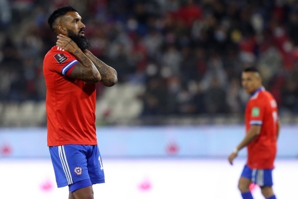 El delantero tuvo una clara opción para descontar luego de un centro de Alexis.