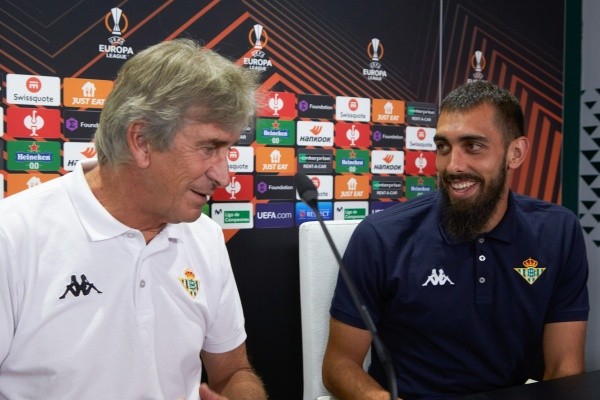 Borja Iglesias se ha vuelto una pieza fundamental en el ataque de Manuel Pellegrini en el Betis. (Foto: Getty)