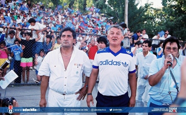 Luis Ibarra junto a Leonel Sánchez dirigiendo a Universidad de Chile en Segunda División. (Foto: Universidad de Chile)