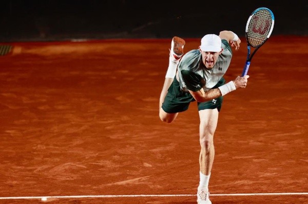 Pese al esfuerzo, tras esperar por la lluvia, Jarry no logró el paso a la definición.