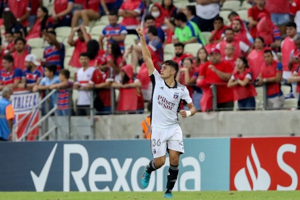Pablo Solari tuvo una tremenda noche en el primer partido de su carrera por Copa Libertadores. (Foto: Colo Colo)