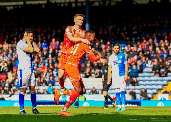 Blackpool le robó un empate al Blackburn Rovers y lo dejó complicado en la Championship. Foto: Getty Images