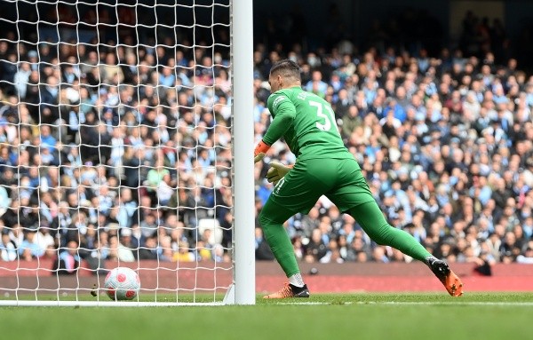 Ederson tuvo una brillante respuesta ante su error. (Foto: Getty Images)
