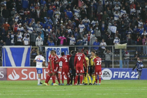 Los reclamos de los jugadores peruanos contra Leodán González