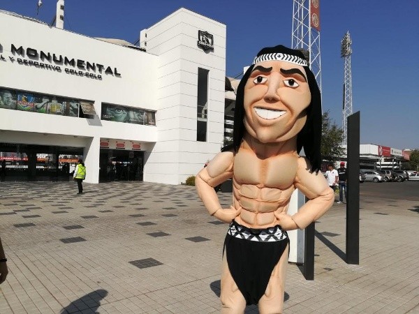 Colo Colo alguna vez tuvo un indio de corpóreo en el Monumental