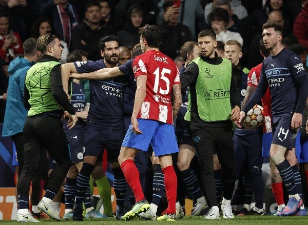 El duelo entre colchoneros y ciudadanos terminó caliente. (Foto: Getty Images)