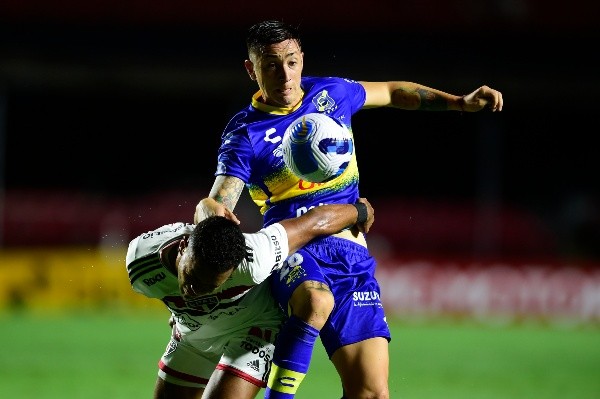 Everton luchó en Sao Paulo pero no pudo contra los brasileños.