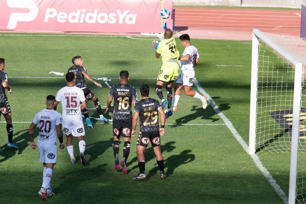 Triunfo agónico de UE para seguir puntera del Campeonato Nacional dejando tarea a Colo Colo y Cobresal.